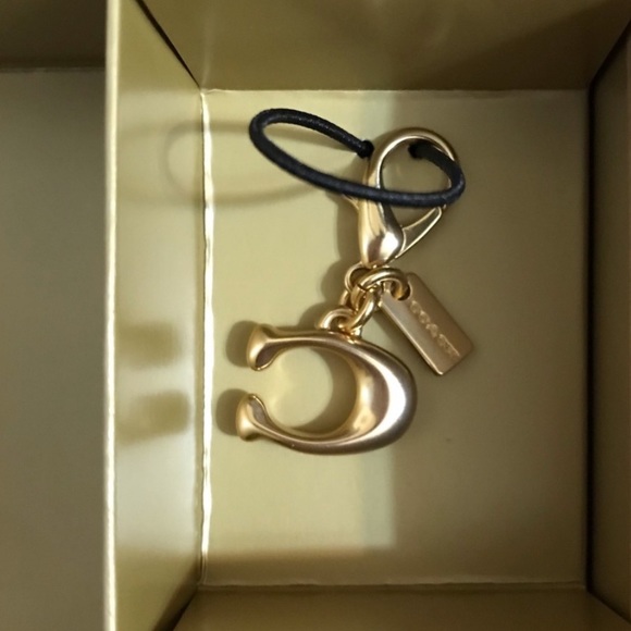 🥕 🦋Coach Boxed Corner Zip Wristlet with Dreamy Vegetable and Butterfly Print - Picture 4 of 7